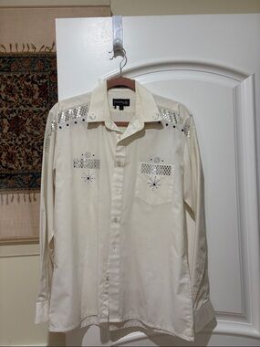 Vintage Marquis White Long-Sleeve Shirt with Silver & Blue Stud Accents Sz M